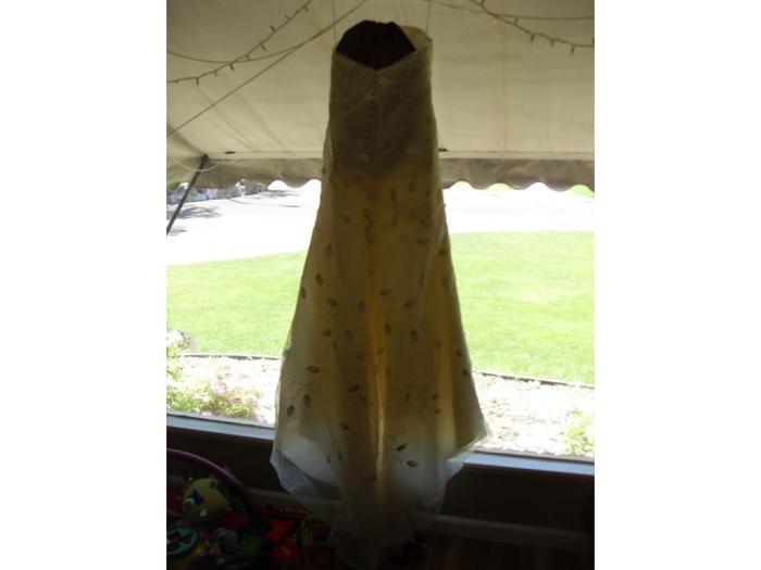 Wedding dress used sell