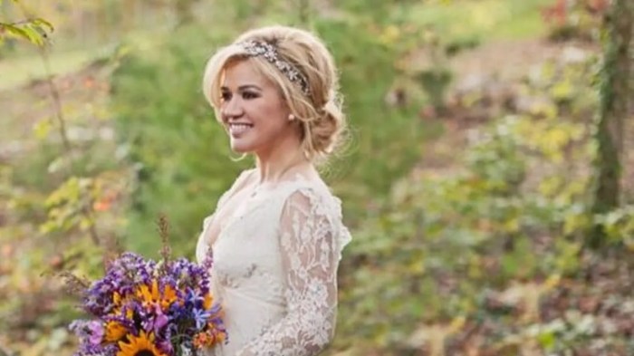 Kelly clarkson wedding dress